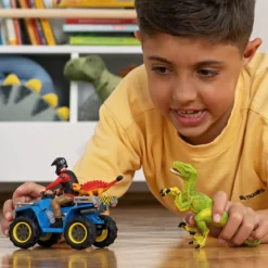 Flucht auf Quad vor Velociraptor
