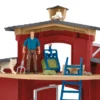 Große Farm mit Tieren und Zubehör