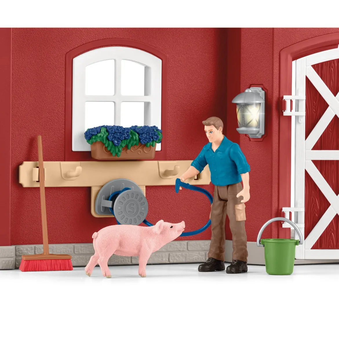 Große Farm mit Tieren und Zubehör