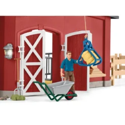 Große Farm mit Tieren und Zubehör