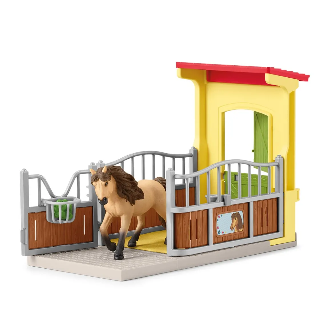 Ponybox mit Islandpferd Hengst