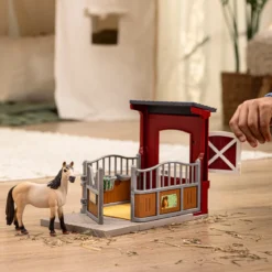 Ponybox mit Mustang Stute