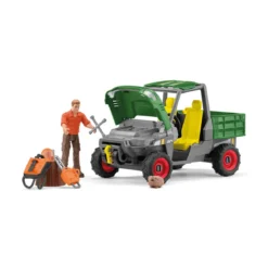 Waldbauer mit Fahrzeug